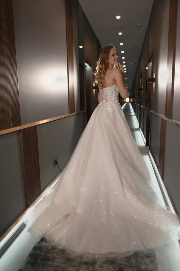 Luxury Strapless A-line Wedding Dresses Tulle Sequins Sweetheart Floor-Length Evening Dress Exquisite Lace Applique Bridal Gowns - Image 4